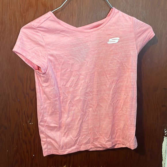Two sketchers t-shirts in pink and black size 8 (girls) - Picture 2 of 5